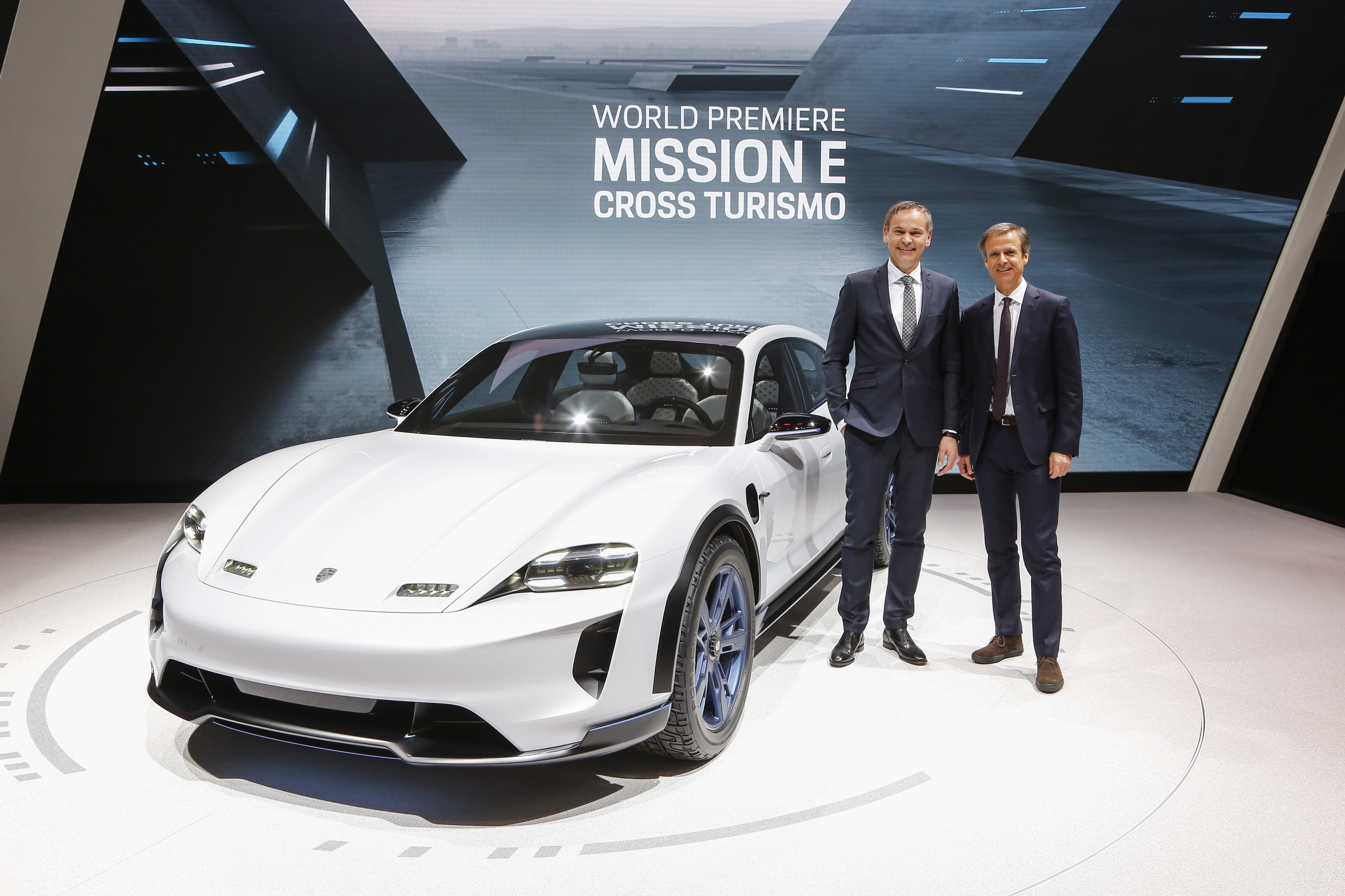 Porsche Mission E Cross Turismo: Weltpremiere in Genf