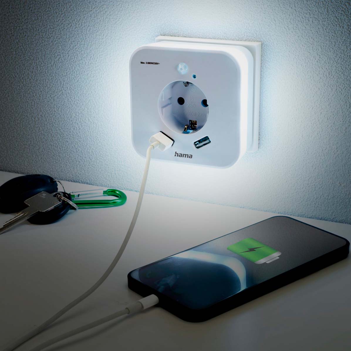 Neue Hama Steckdose mit LED-Nachtlicht und USB-Ausgängen